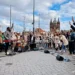 Turistas aceitam a Jesus durante evangelismo em Amsterdã