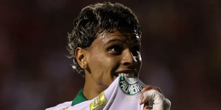 Palmeiras vence na estreia do Brasileiro conta Vitória