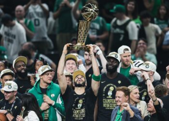 Celtics atropela Mavericks e volta a ser campeão da NBA