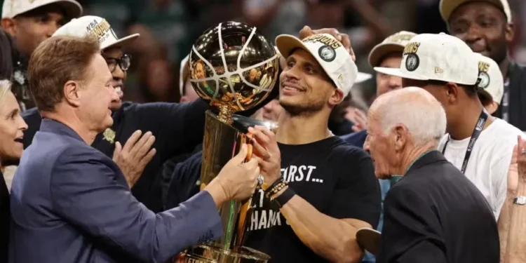 ‘Primeiro, quero agradecer a Deus’ diz técnico ao vencer NBA