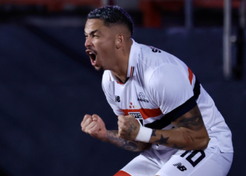 São Paulo vence Goiás e abre vantagem na Copa do Brasil