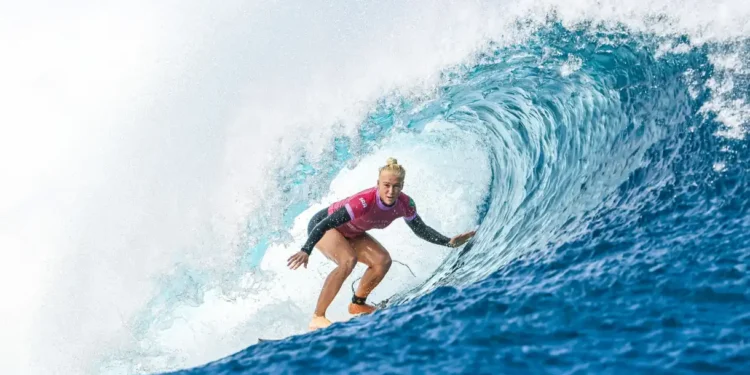 Olimpíadas: baterias do surfe feminino são adiadas