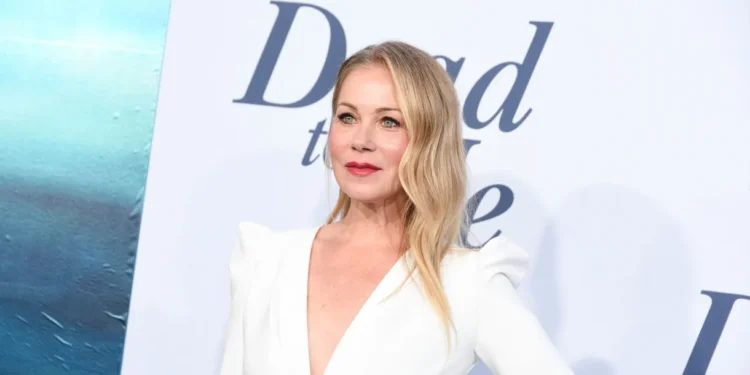 Christina Applegate conta dificuldades em luta contra doença