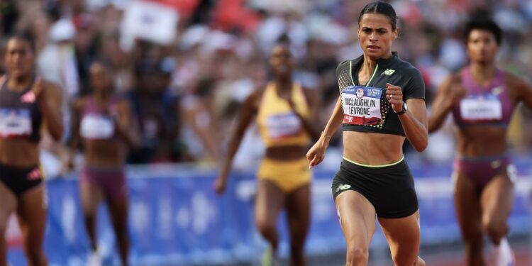 A atleta Sydney McLaughlin-Levrone quebrou o recorde mundial de atletismo na prova de 400 metros e garantiu sua vaga nas Olimpíadas de Paris.