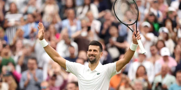 Novak Djokovic, de 37 anos venceu Vit Kopřiva por 3 sets a 0m parciais de 6/1, 6/2 e 6/2, na estreia em Wimbledom, após cirurgia.