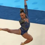 Rebeca Andrade durante disputa por equipes da ginástica artística na Olimpíada de Paris