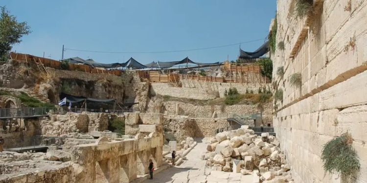 Poço que protegia reis bíblicos é descoberto em Jerusalém