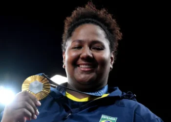 Beatriz Souza vence final e garante 1º ouro do Brasil