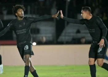 Corinthians vence Bragantino fora de casa