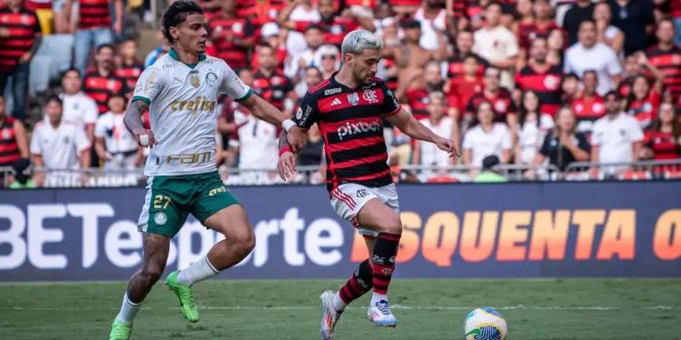 Joia da base faz no fim, e Palmeiras arranca empate