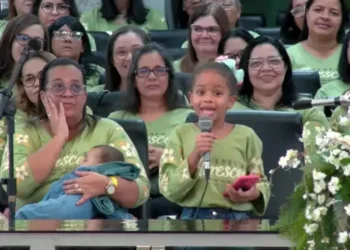 Menina de 6 anos diz que foi curada de pneumonia por Deus